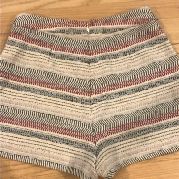 BCBG GENERATION TWILL SHORTS IN MULTI - Picture 4 of 4